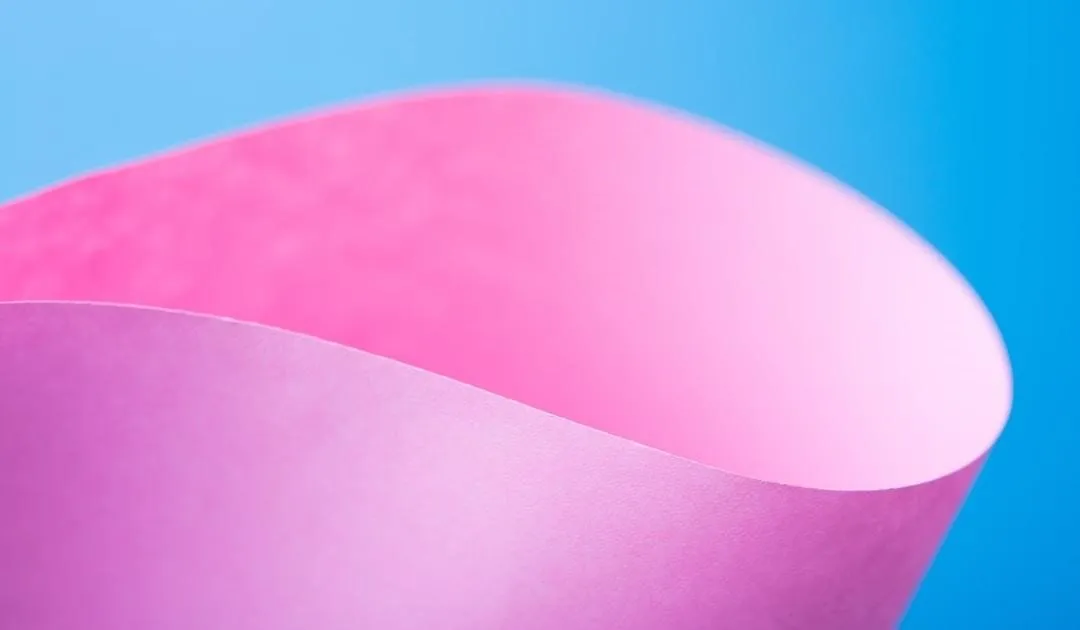 A close-up of pink paper to give a better view of the paper thickness.